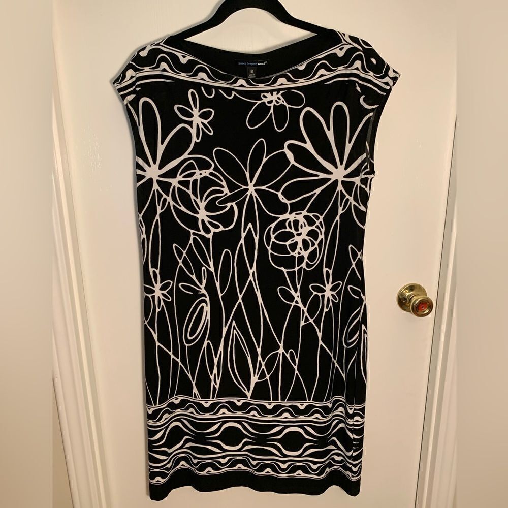 Saint tropez west black/white floral boat neck sleeveless dress Size 10